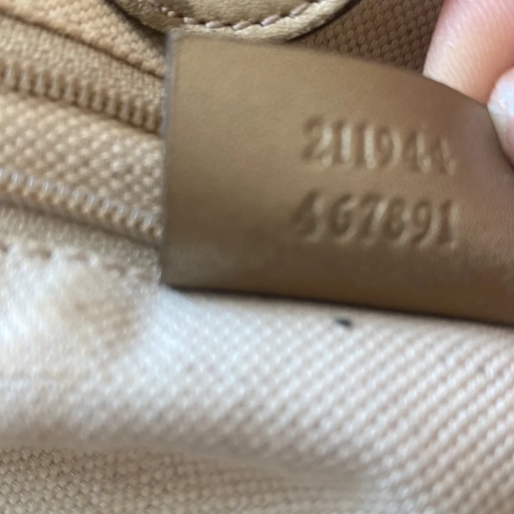 Gucci Tote - Picture 8 of 9